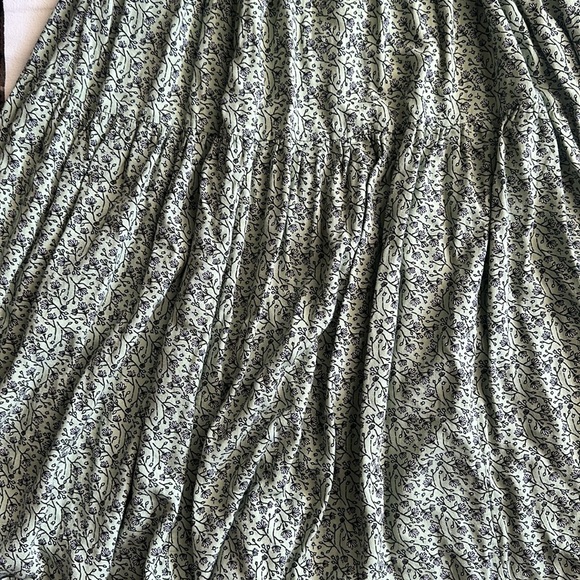 Los Angeles Atelier & Other Stories Green Ditsy Floral Smocked Midi Prairie SZ 4 - Picture 4 of 9